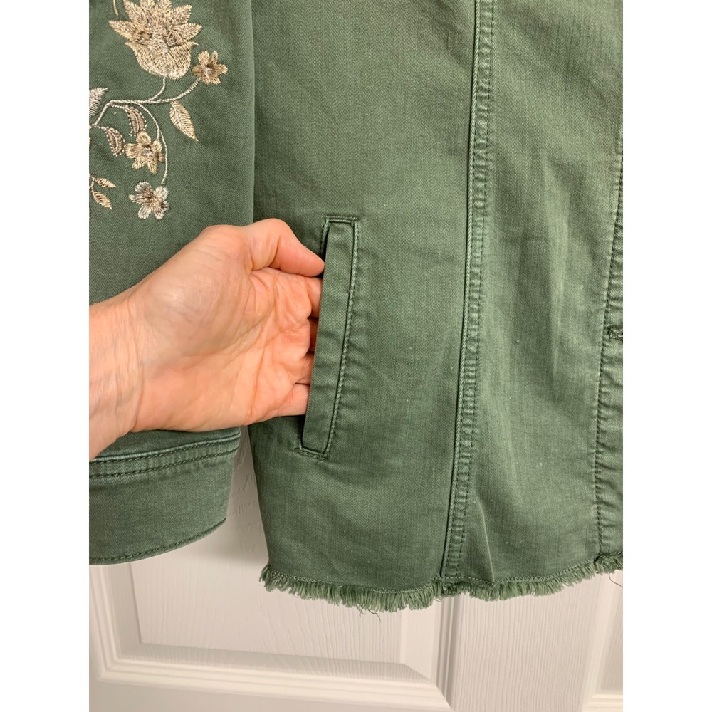 Chico's Green Utility Floral Embroidered Denim Jacket Raw Hem Size 12/14 Large - Picture 8 of 10